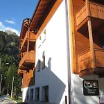 Dream Hotel